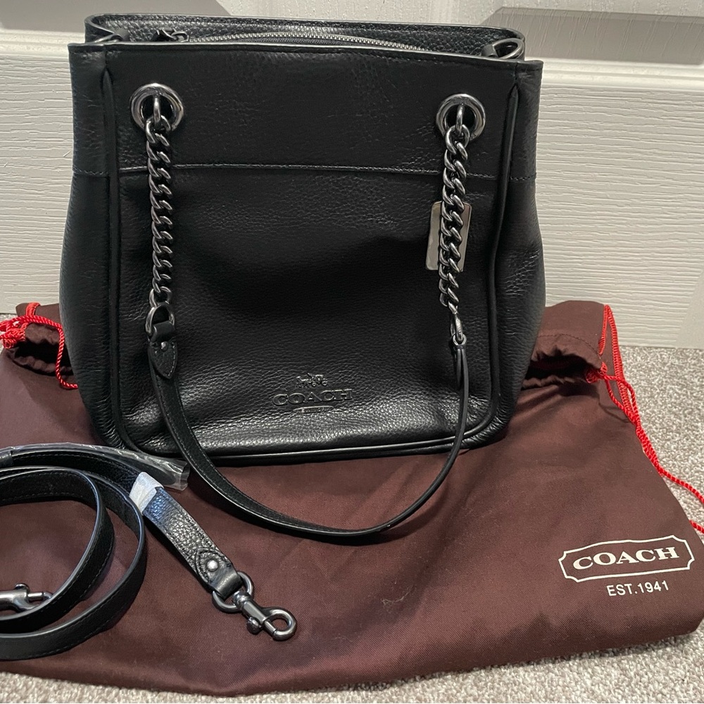 NWOT-Coach Black Leather Shoulder Bag with Chain Detail